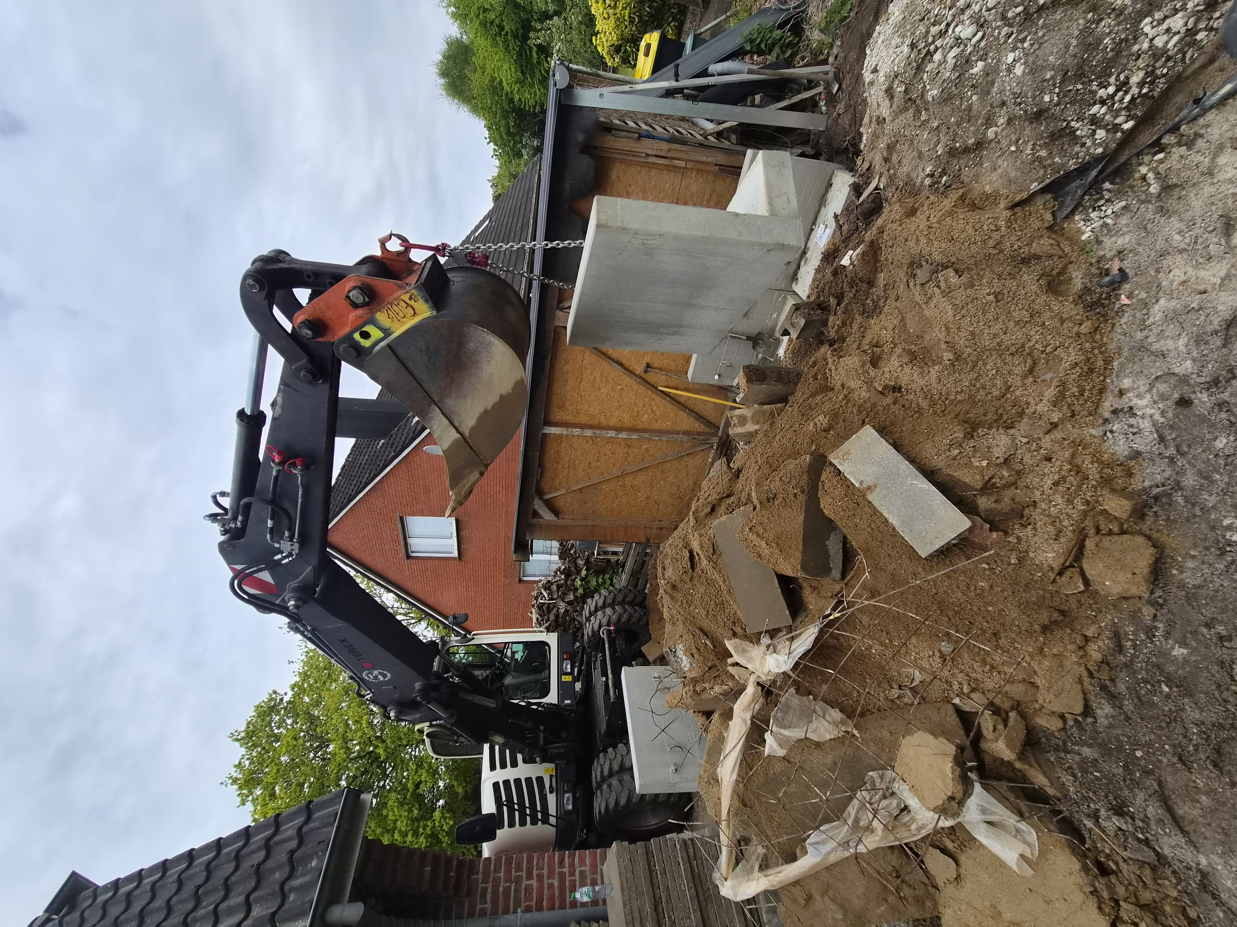 Abbruch & Transport von Erd- und Baggerarbeiten Funk