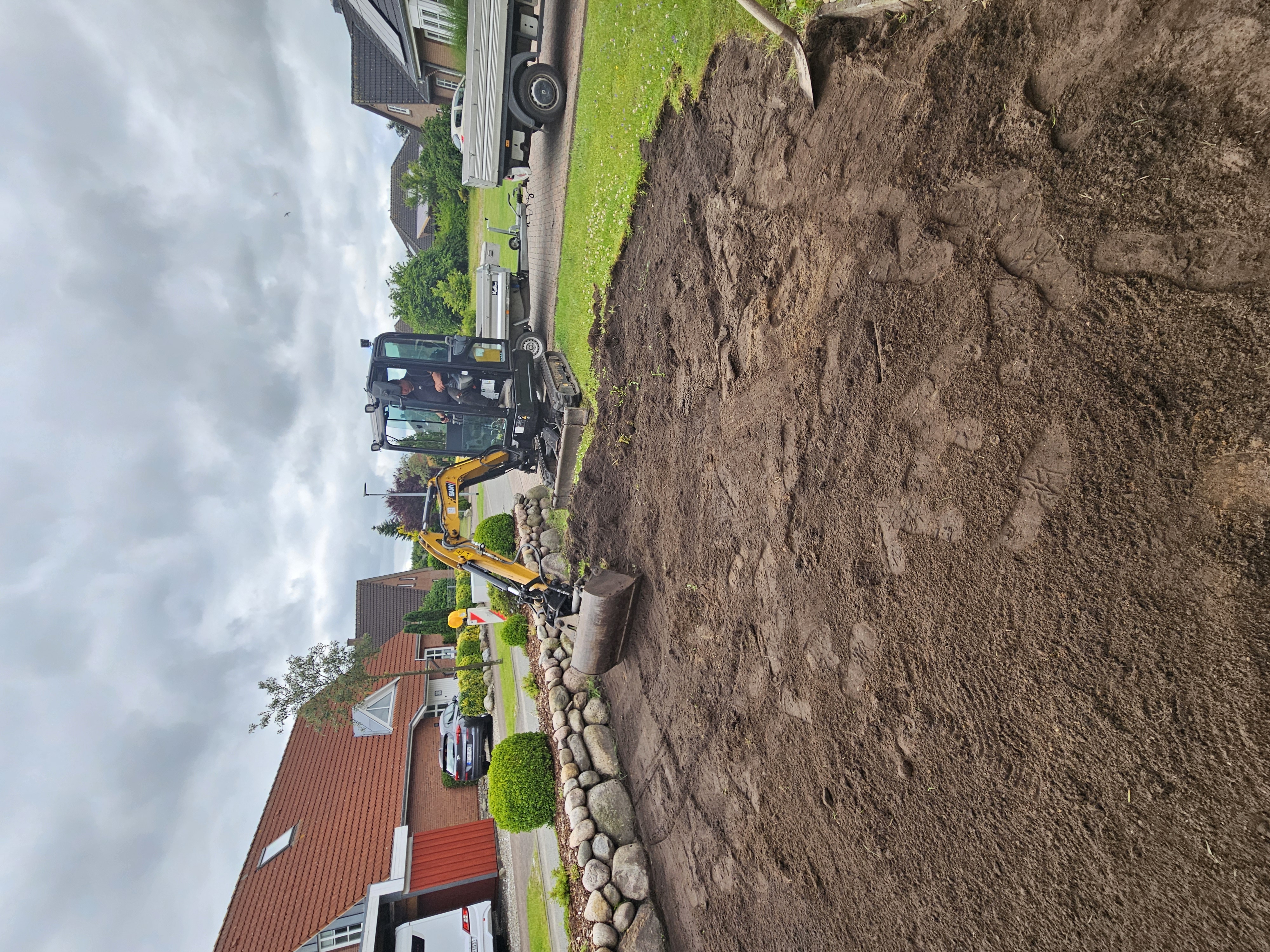 Gartengestaltung von Erd- und Baggerarbeiten Funk