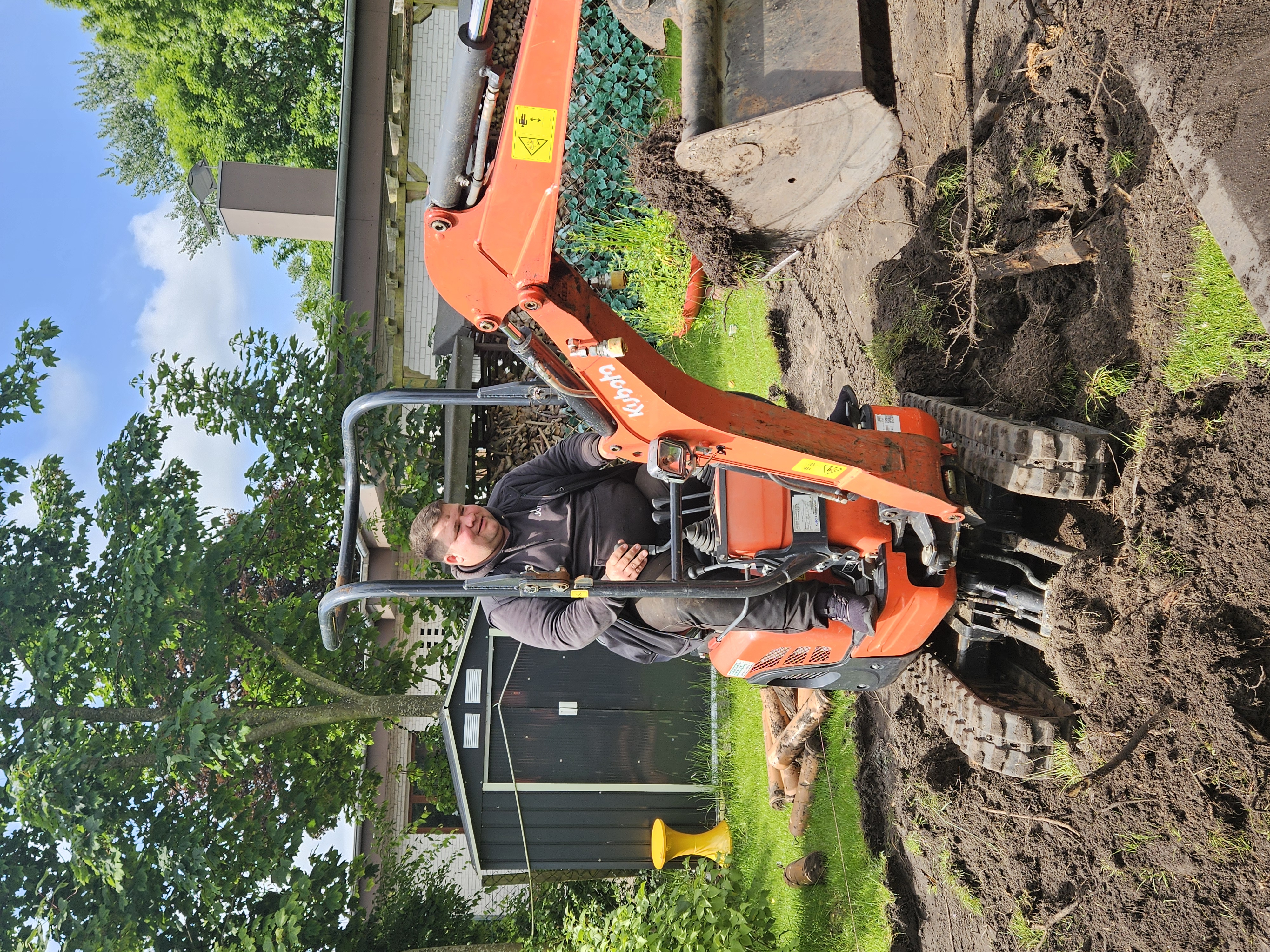 Gartengestaltung von Erd- und Baggerarbeiten Funk