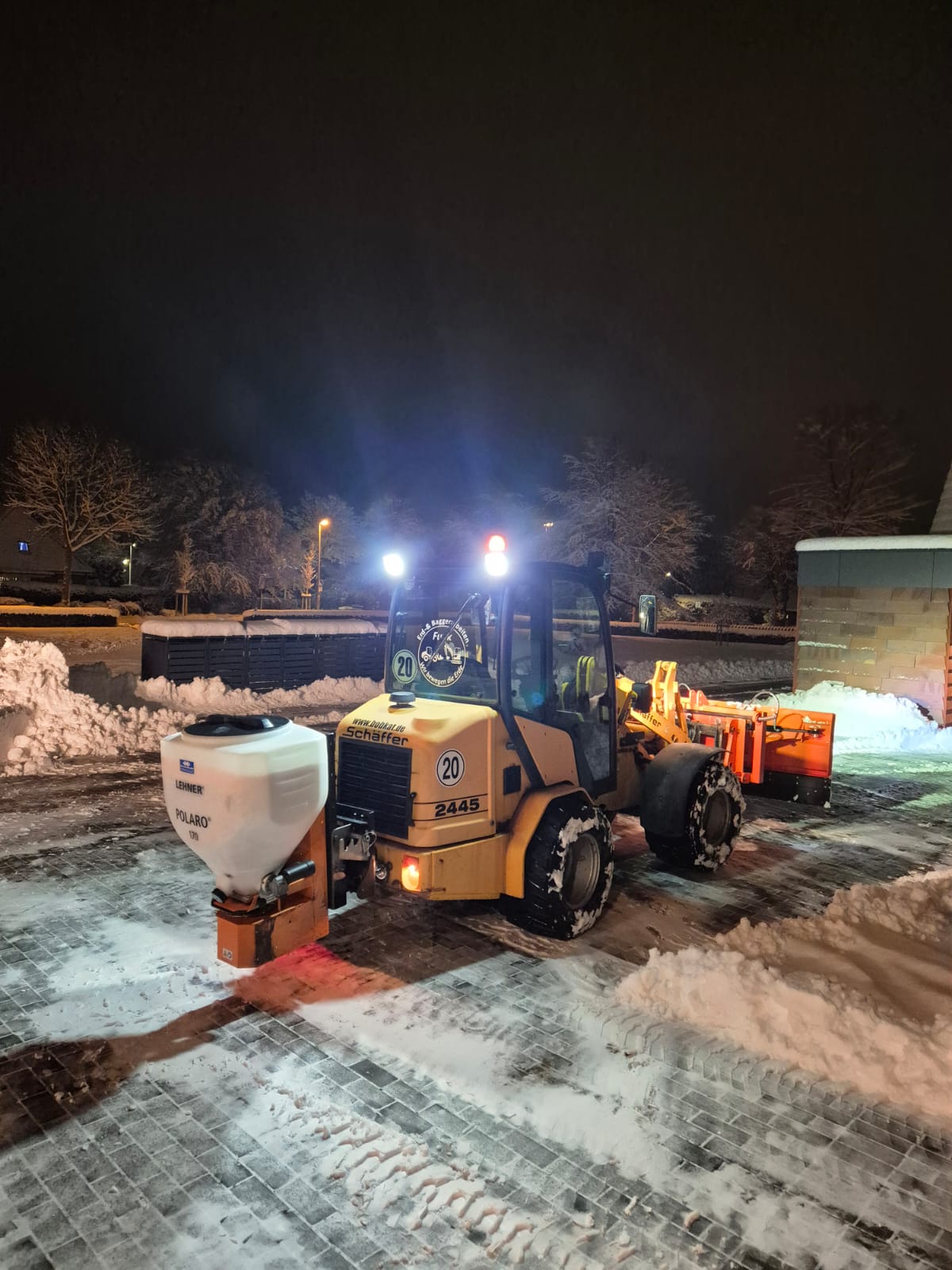Winterdienst von Erd- und Baggerarbeiten Funk